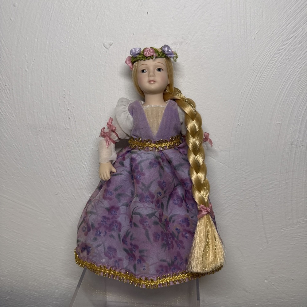 Avon Doll Rapunzel Fairy Tale Doll Collection 7.5 In tall Porcelain Vintage 1986